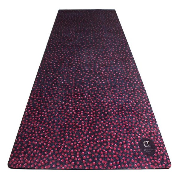 Eco-friendly design yoga mat "Jean's Roses" van het merk Felicidade / @studiofelicidade